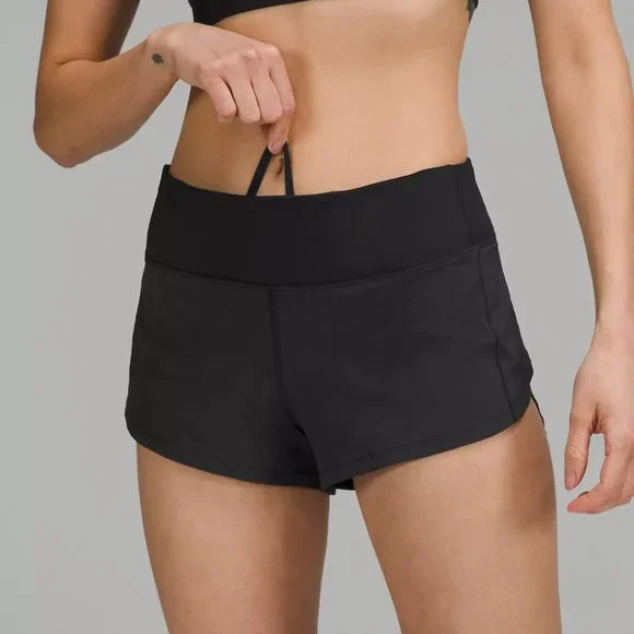 Lululemon Speed Up Low-Rise Lined Shorts in Black - Picture 2 of 8